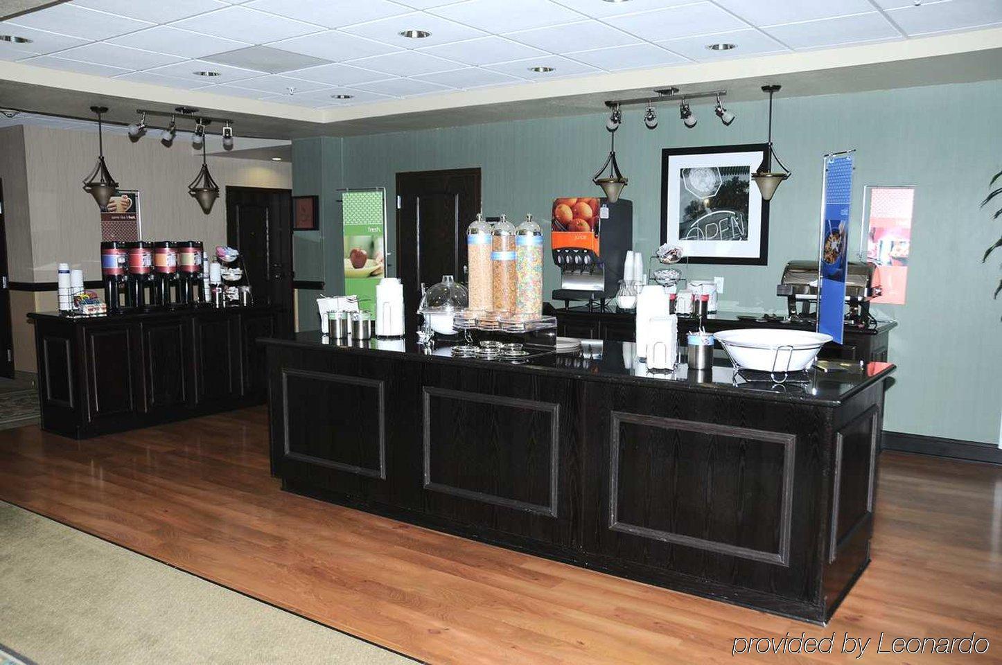 Hampton Inn And Suites Lake Jackson-Clute Restaurant photo